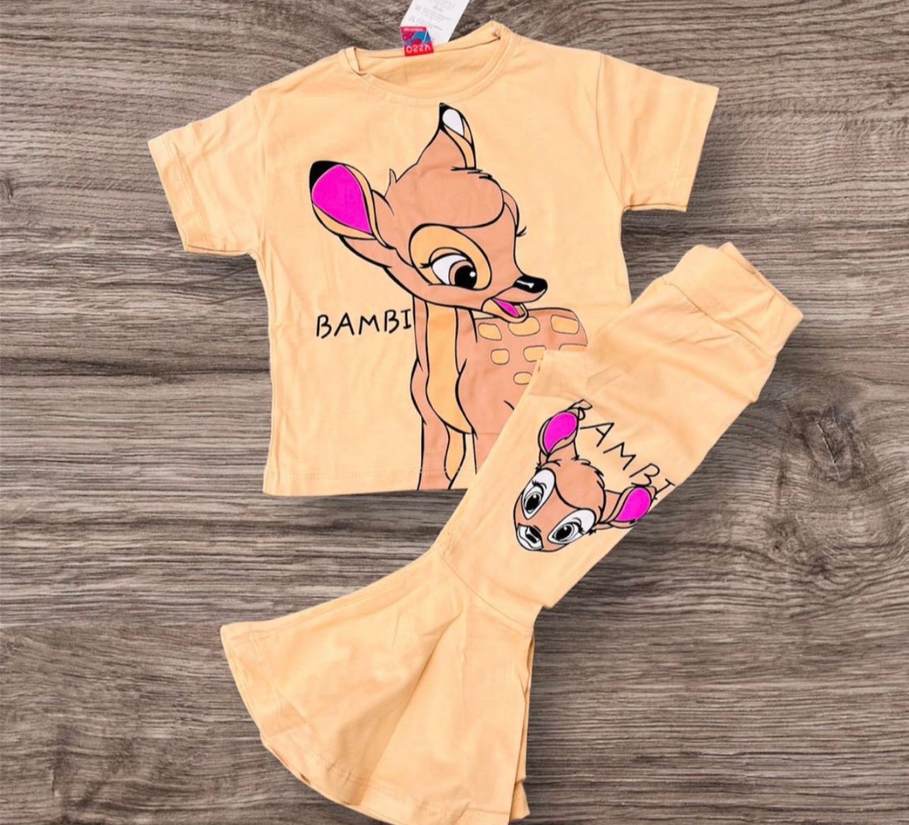 Kız çocuk bambi 2 parça set
Tişört ve tayt💟💟 Le174