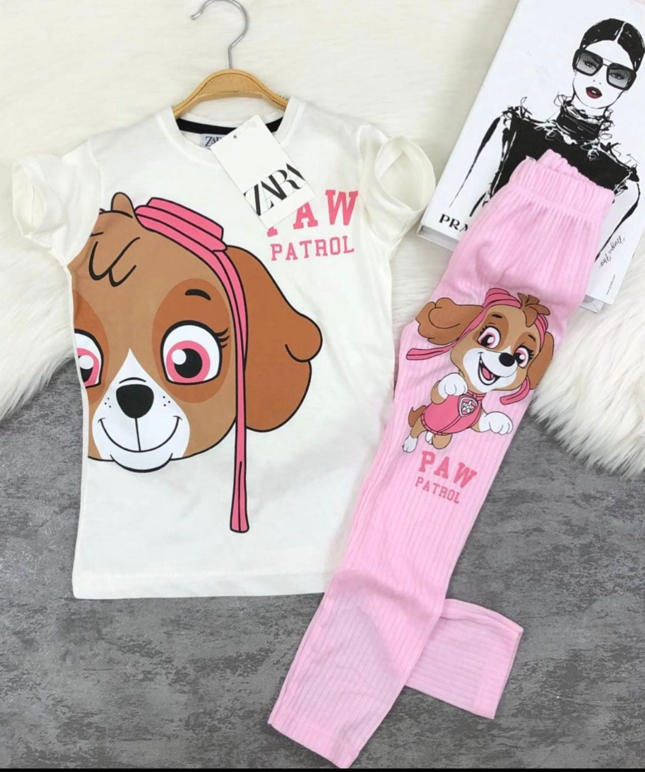 Kız çocuk zara 2 parça set
Tişört ve tayt💟💟 Le161